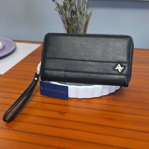 Adrienne Vittadini Black Wristlet Wallet